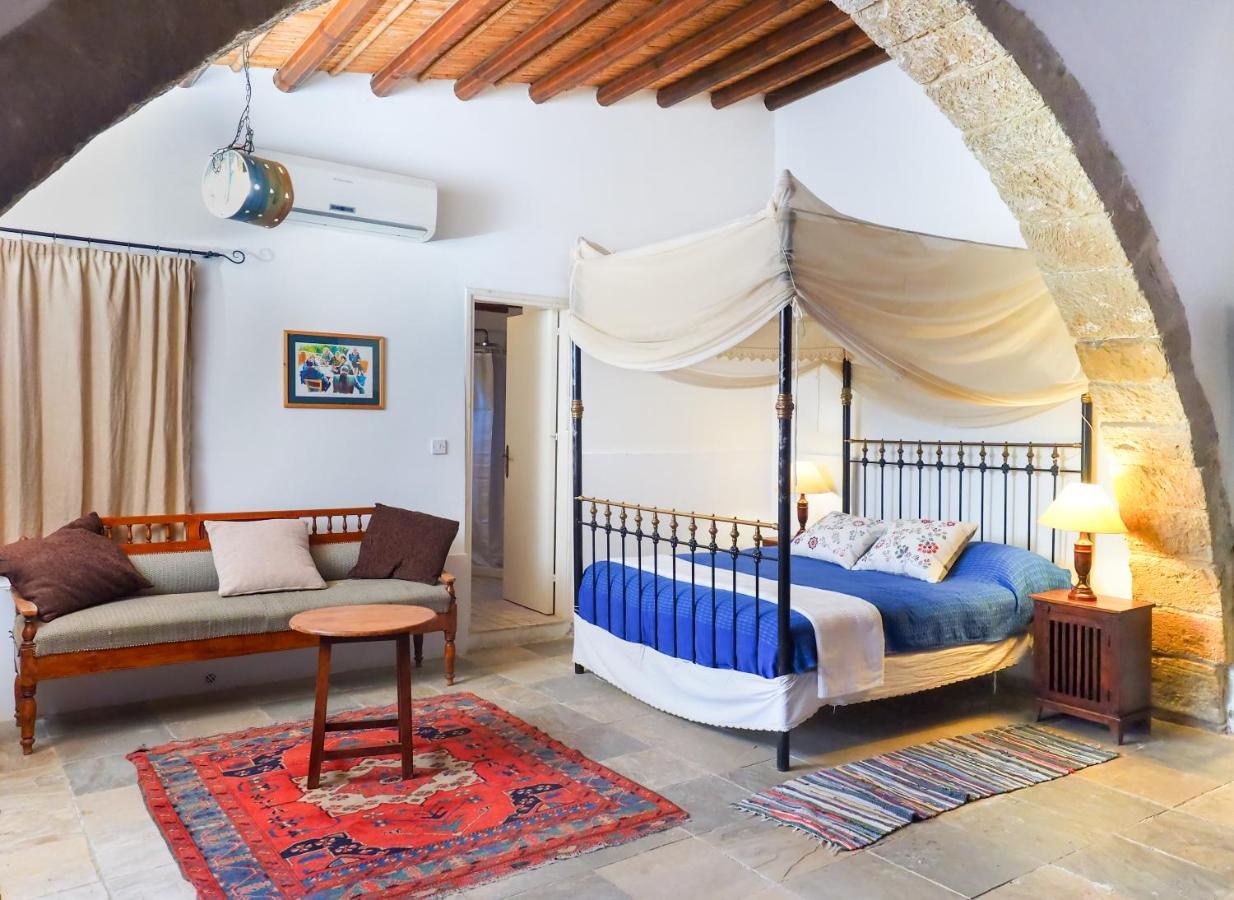 Zoes Traditional Apartments, Bed & Breakfast Ларнака Екстериор снимка