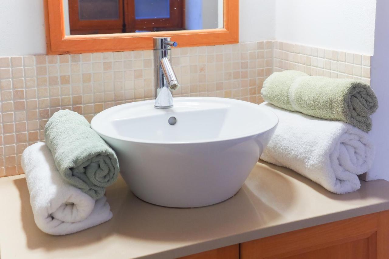 Zoes Traditional Apartments, Bed & Breakfast Ларнака Екстериор снимка